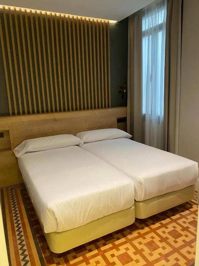 Fontanella By Bcn Urban Rooms Barcelona 3*,