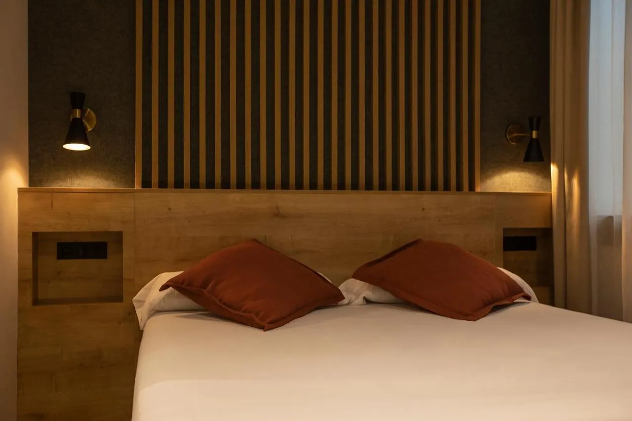 Fontanella By Bcn Urban Rooms Barcelona 3*,